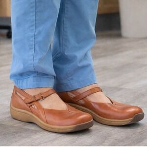 Klogs Naples Learrher mary janecomfort  shoes womens 10M Tan Adjustablr